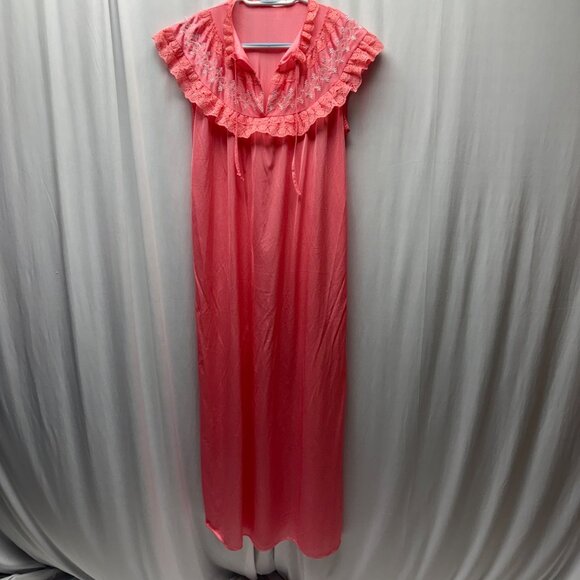 Vintage Bernette New York Pink Nightgown Womens Size Med Embroidered Lace Ruffle - Picture 1 of 6
